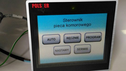 Sterownik zintegrowany z panelem operatorskim w obudowie natablicowej 90x90